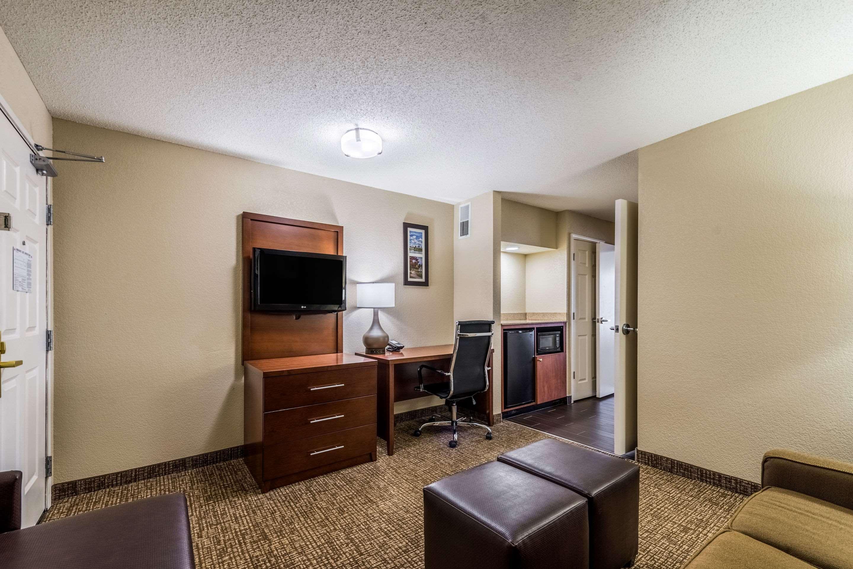 Comfort Inn & Suites Dayton North Экстерьер фото