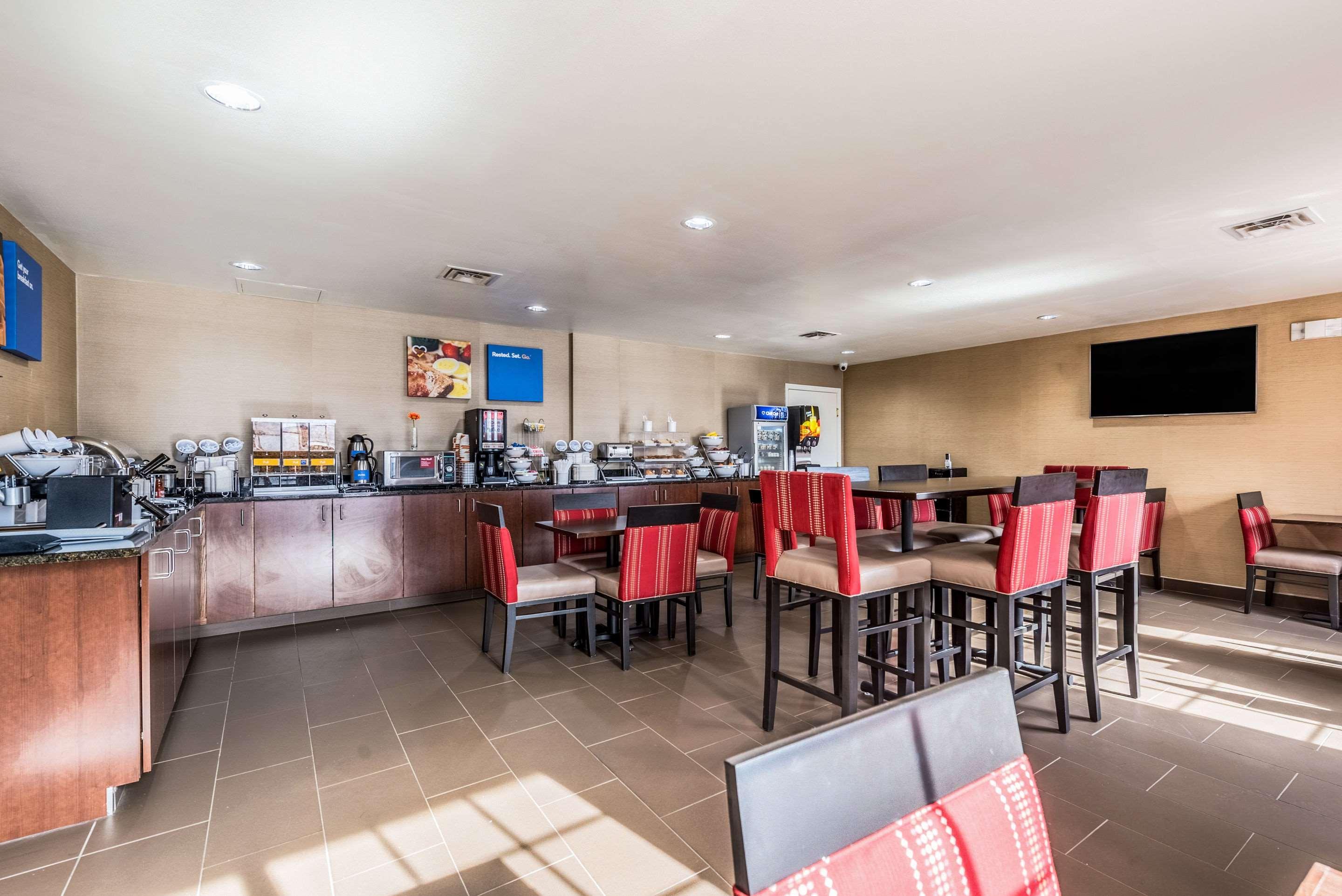 Comfort Inn & Suites Dayton North Экстерьер фото