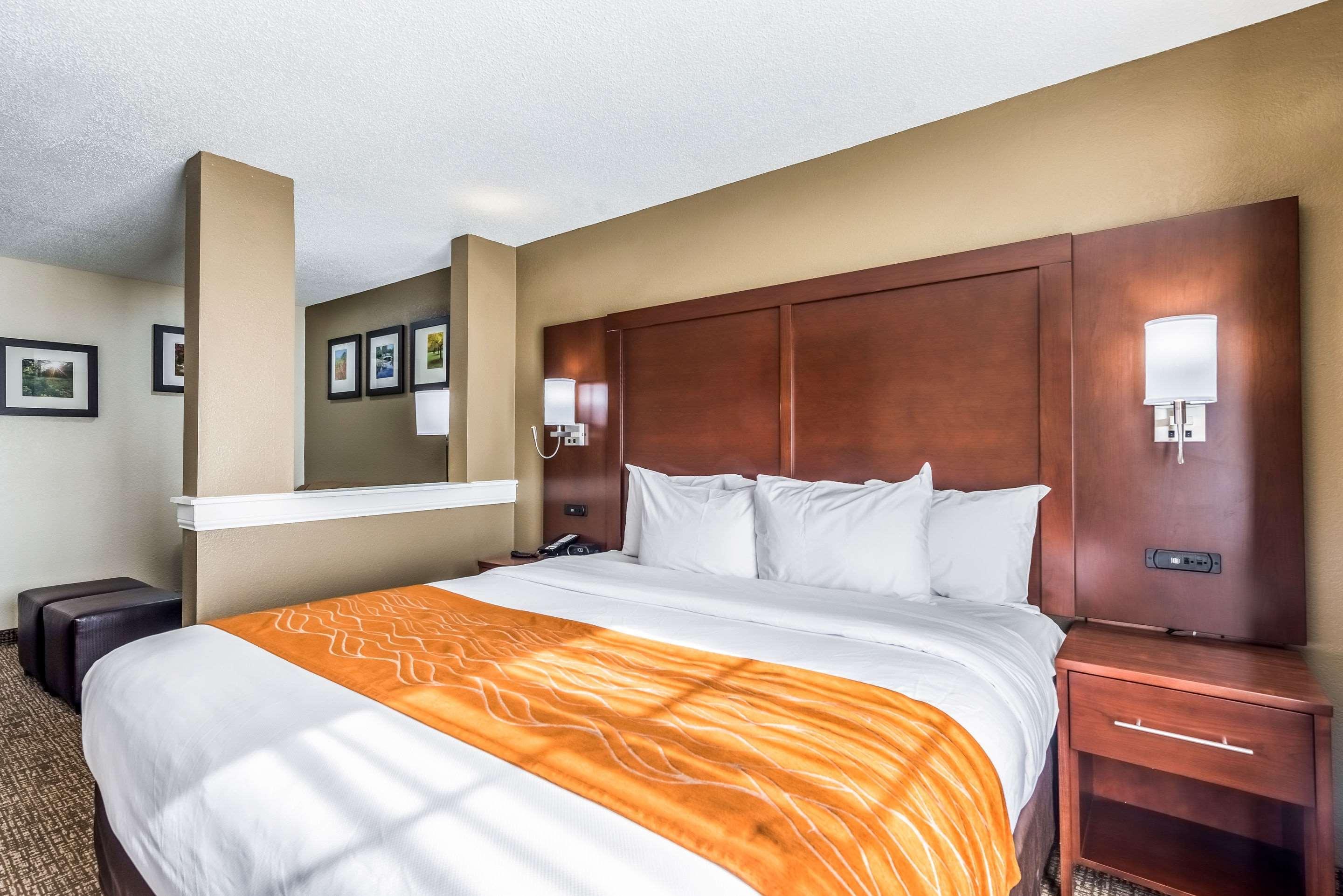 Comfort Inn & Suites Dayton North Экстерьер фото