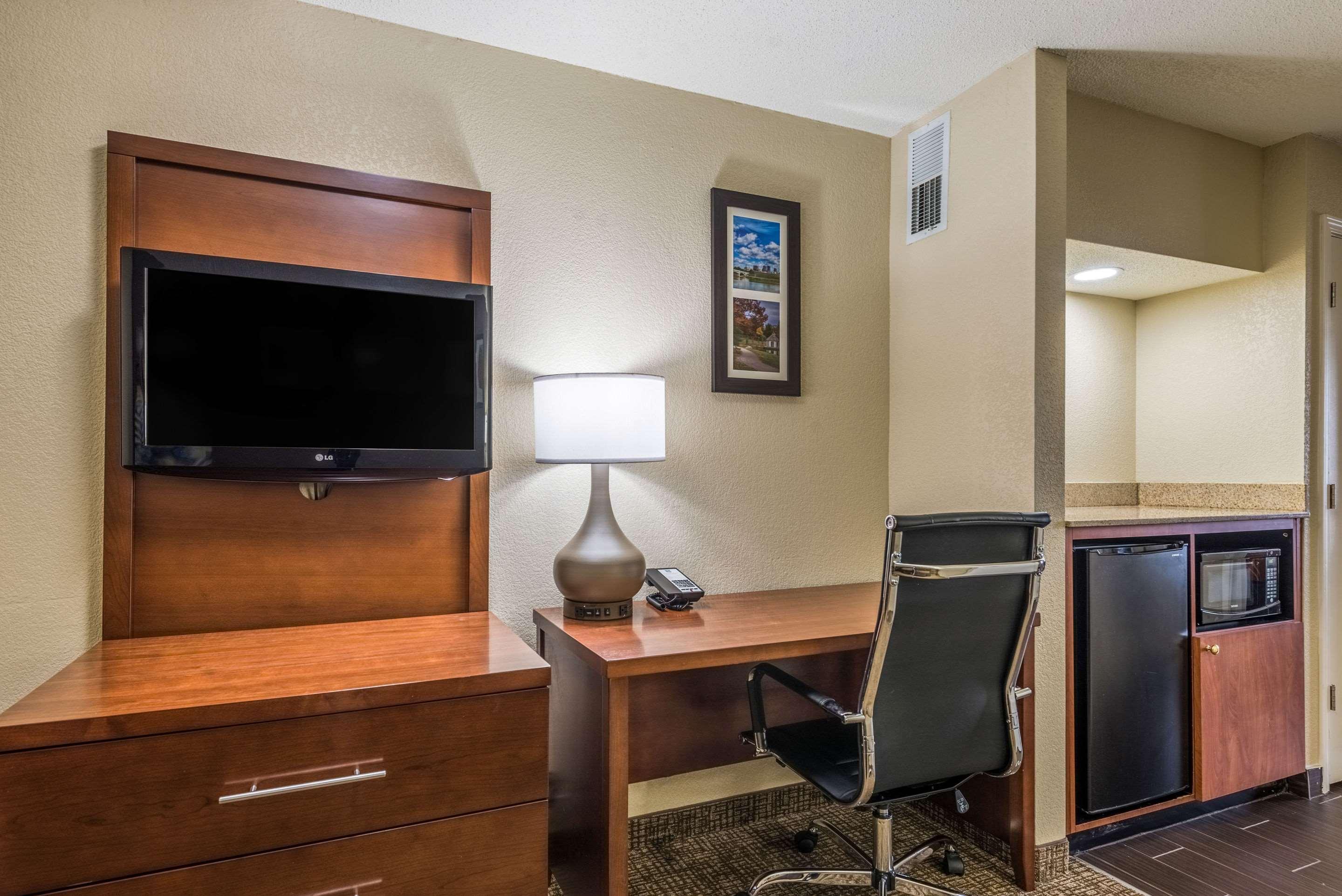 Comfort Inn & Suites Dayton North Экстерьер фото