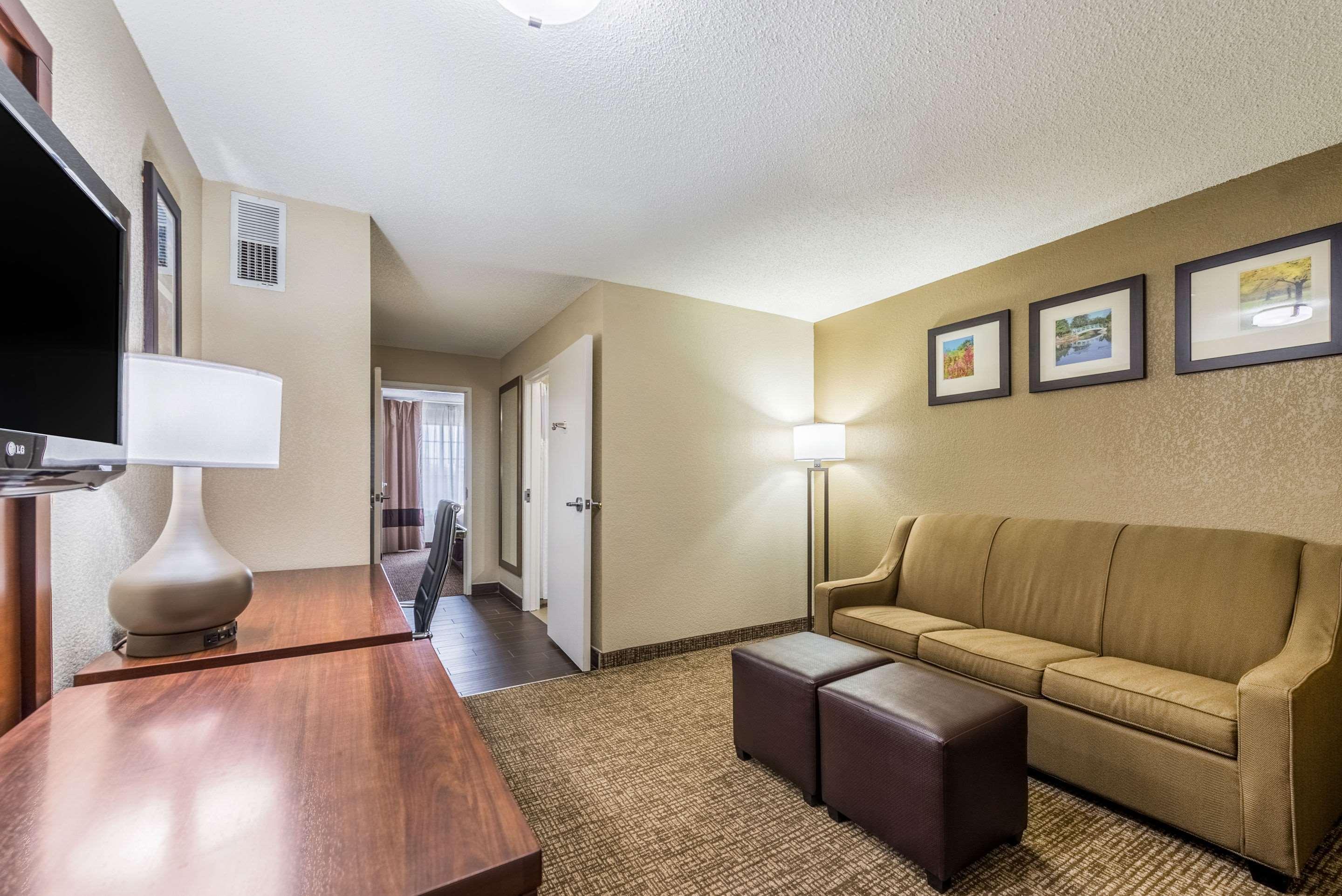 Comfort Inn & Suites Dayton North Экстерьер фото